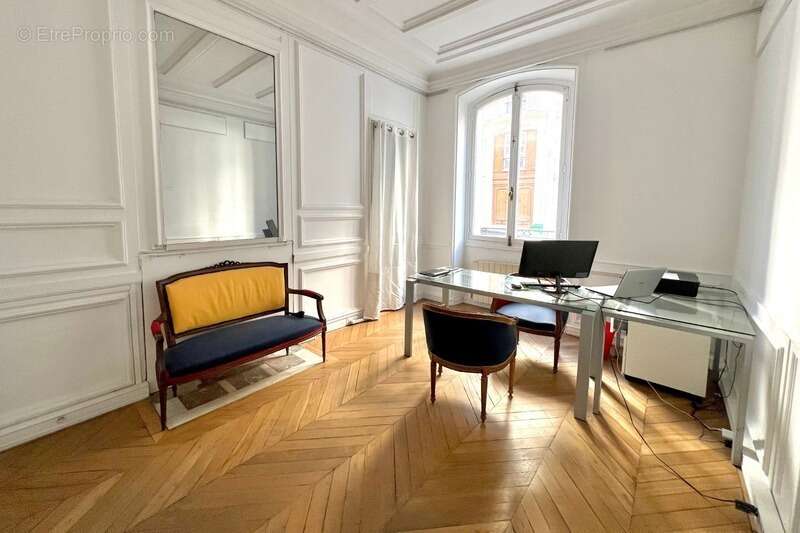 Appartement à PARIS-8E
