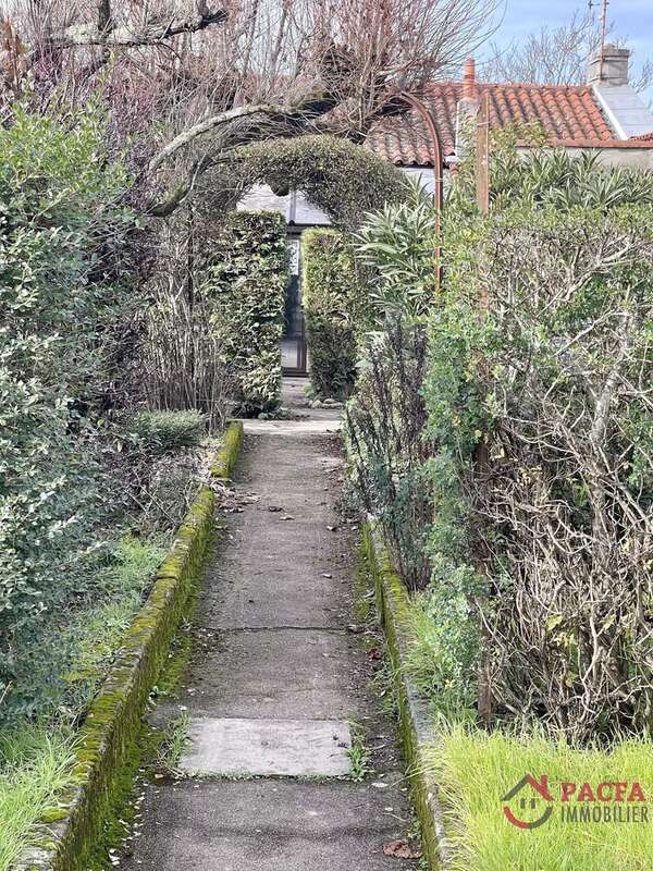 Maison de plain-pied avec jardin et double garage à Castres - photo 13