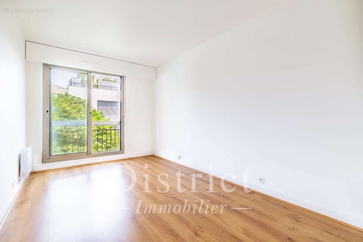 Appartement à PARIS-15E