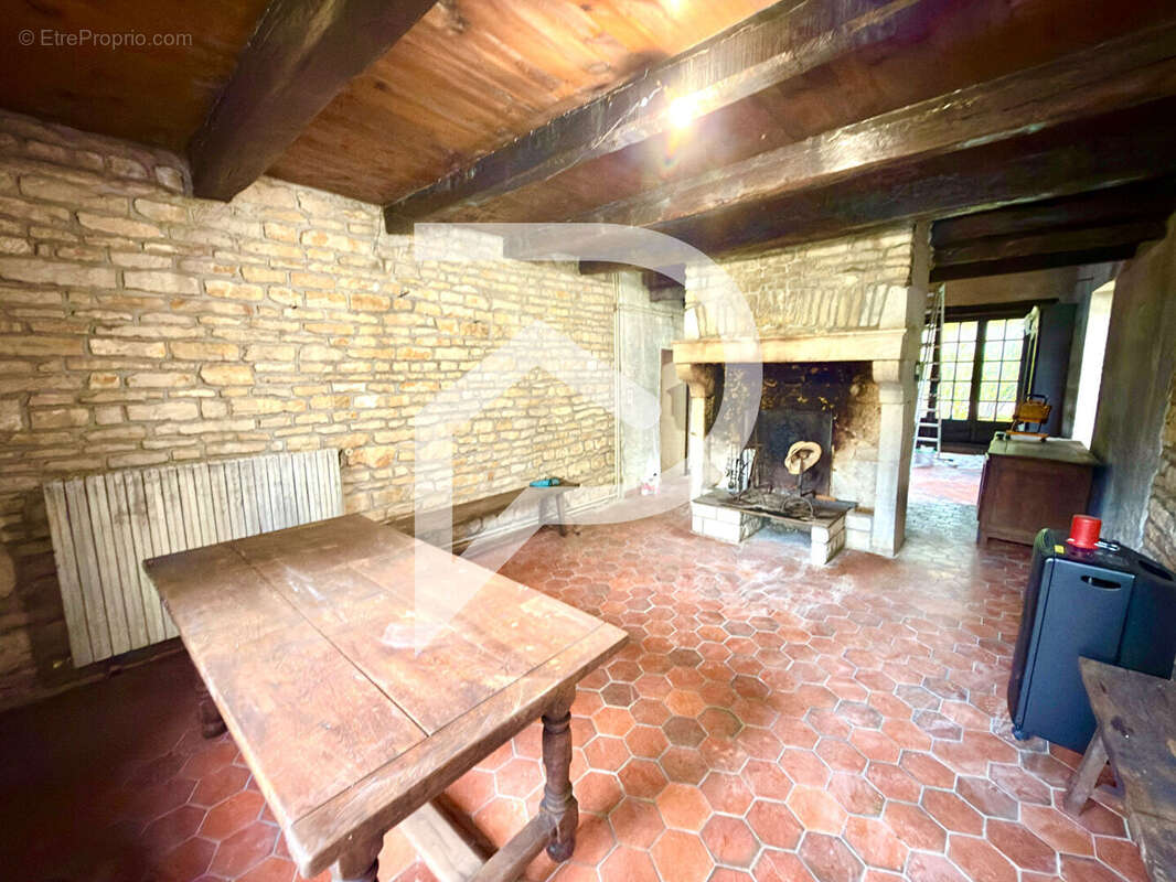 Maison en pierres sans aucun voisin - photo 6