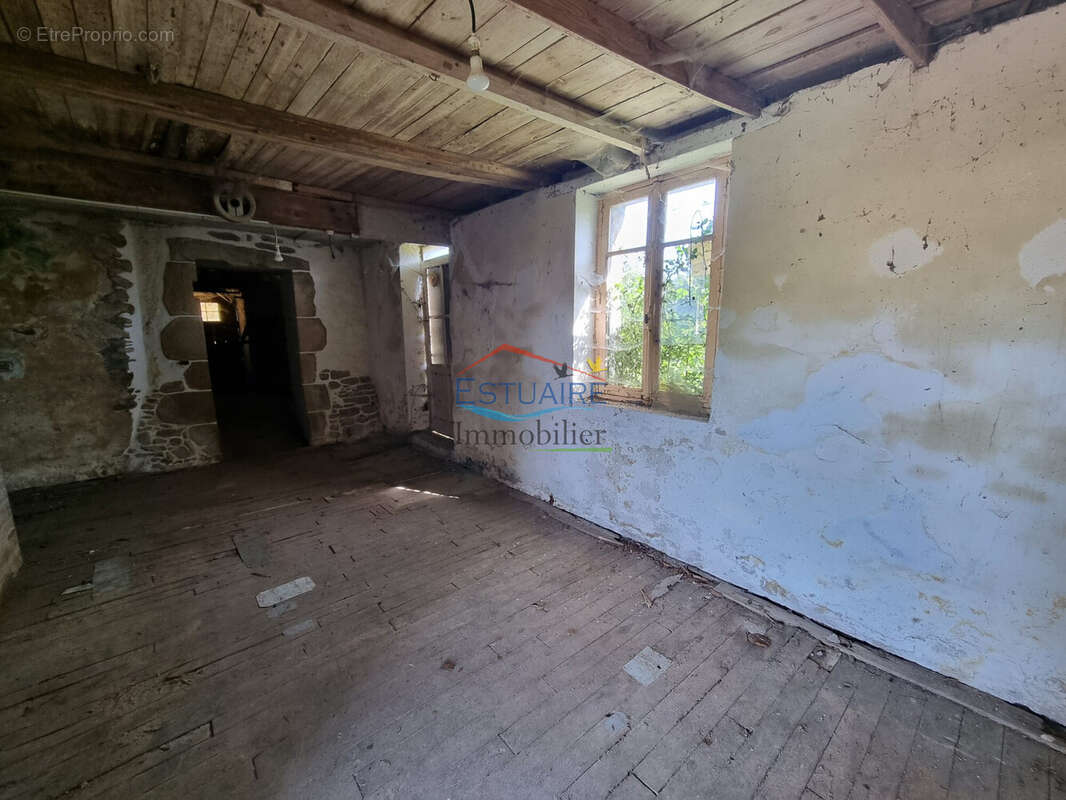 Maison à SAINT-ETIENNE-DE-MONTLUC