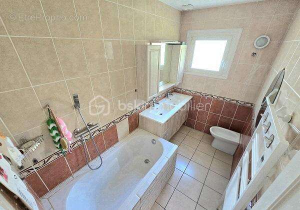 Maison à SAINT-ANDRE-DE-CUBZAC