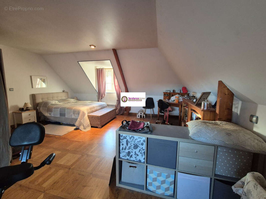 Maison à LE MELE-SUR-SARTHE