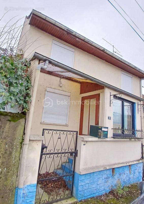 Maison à AUXI-LE-CHATEAU