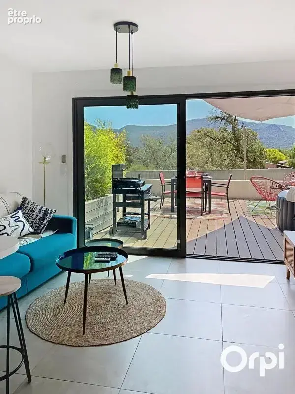 Superbe appartement 2 chambres avec vaste terrasse - Piscine - Garage - photo 2