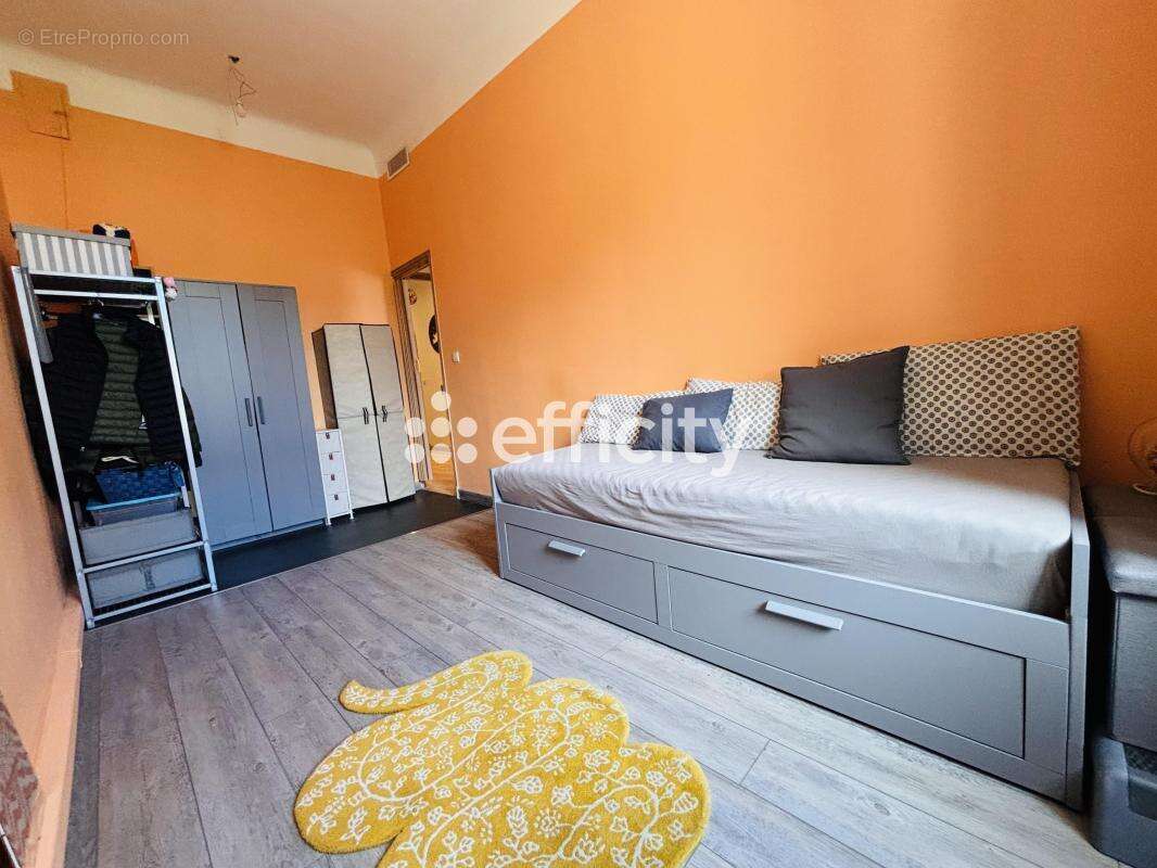 Appartement à MARSEILLE-5E