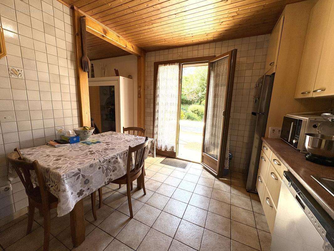 Maison 153 m² à Gruffy  - photo 6
