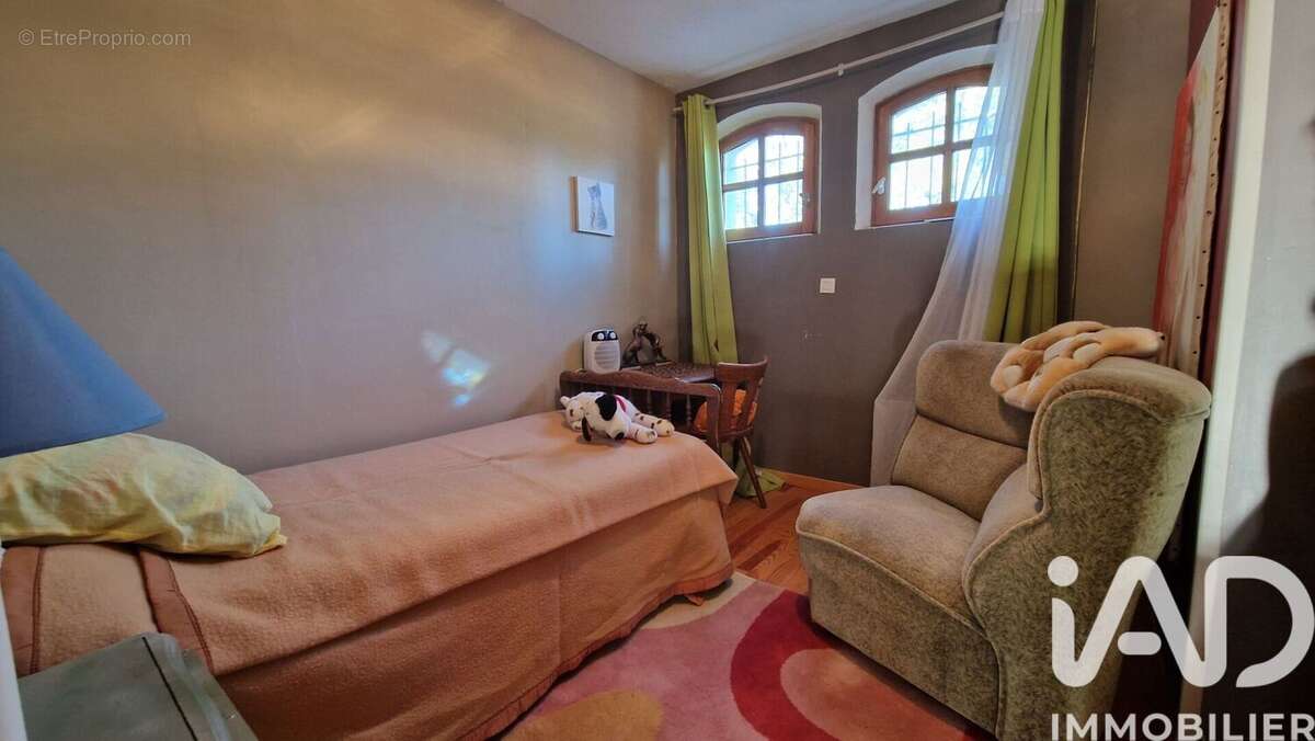 Maison 185 m² à Salignac  - photo 6
