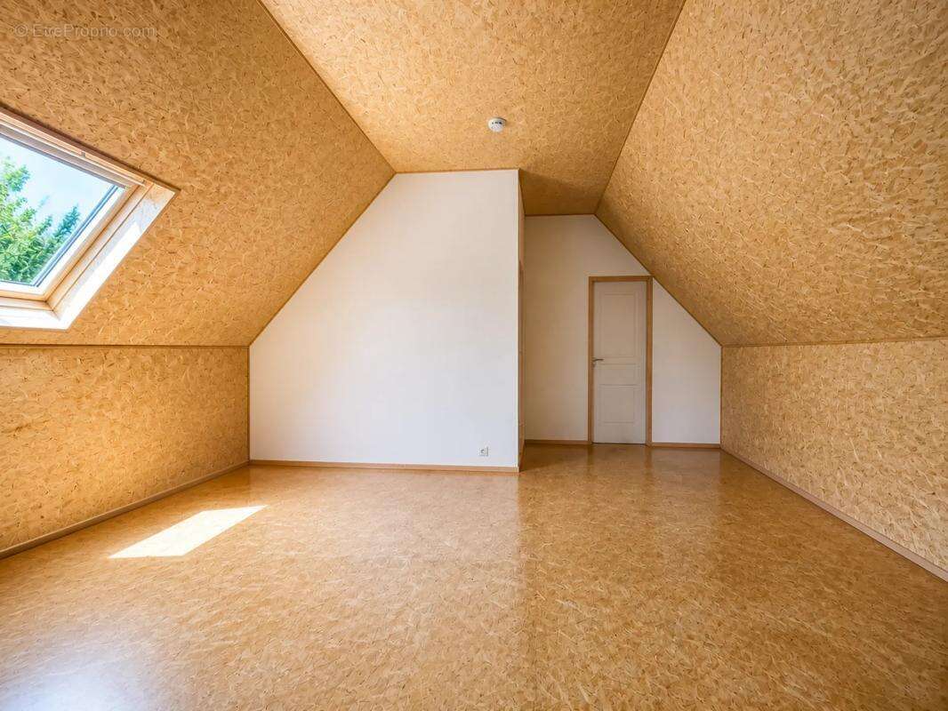 Maison de 5 pièces de 223 m² à Ligny-le-Ribault - photo 17