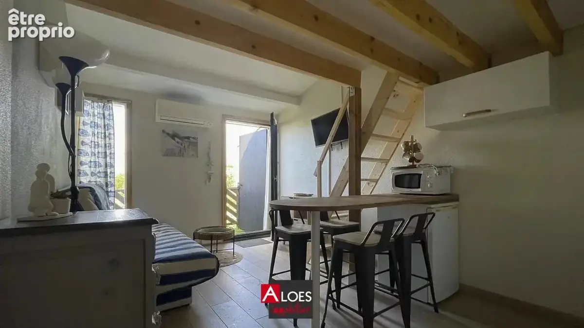 Studio Aigues-Mortes avec mezzanie et terrasse - photo 3