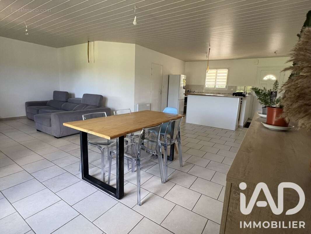 Maison 90 m² à Grosbreuil  - photo 4