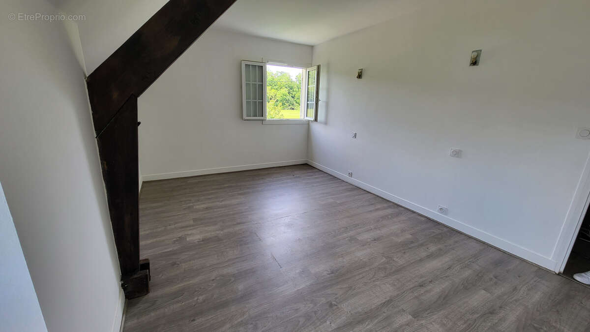 Maison à LA BONNEVILLE-SUR-ITON