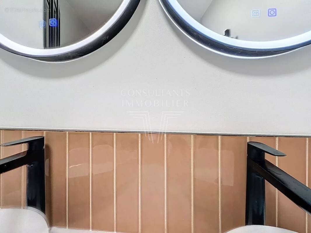Appartement à PARIS-7E
