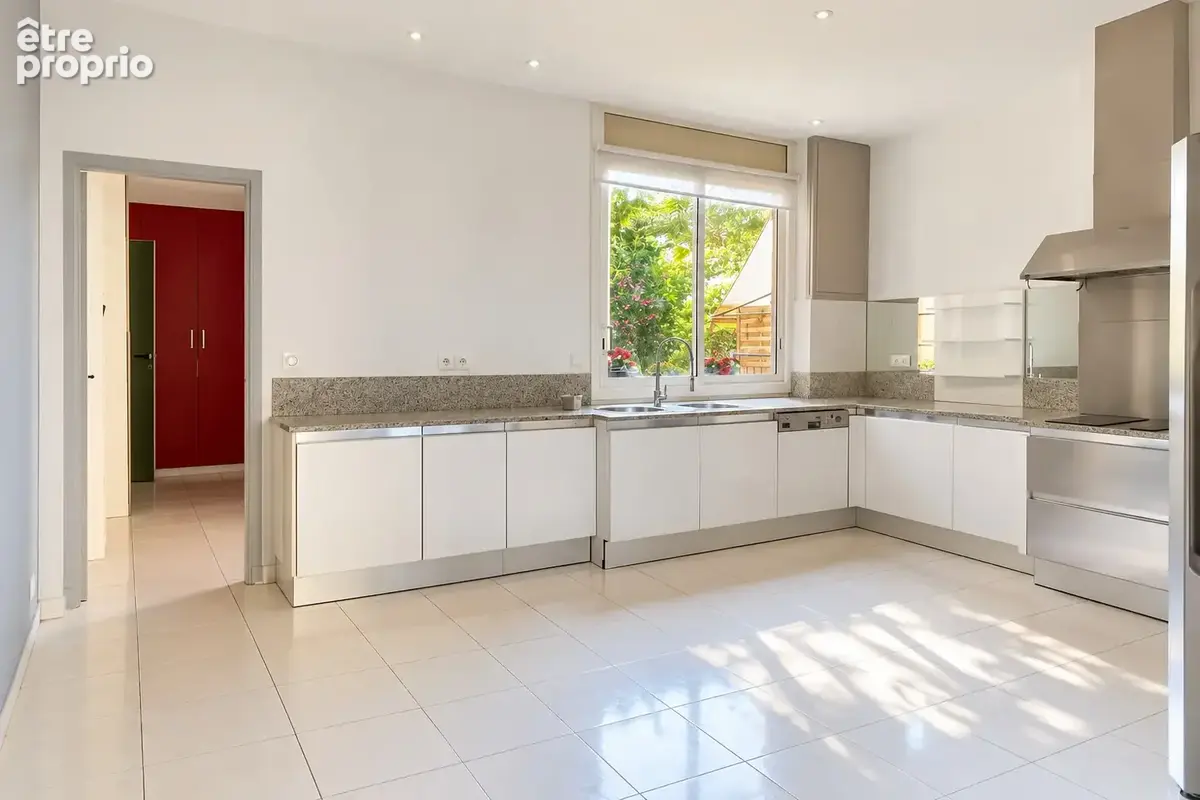 Exceptionnel appartement de 218 m2   3 chambres   bureau   stationnement - photo 7