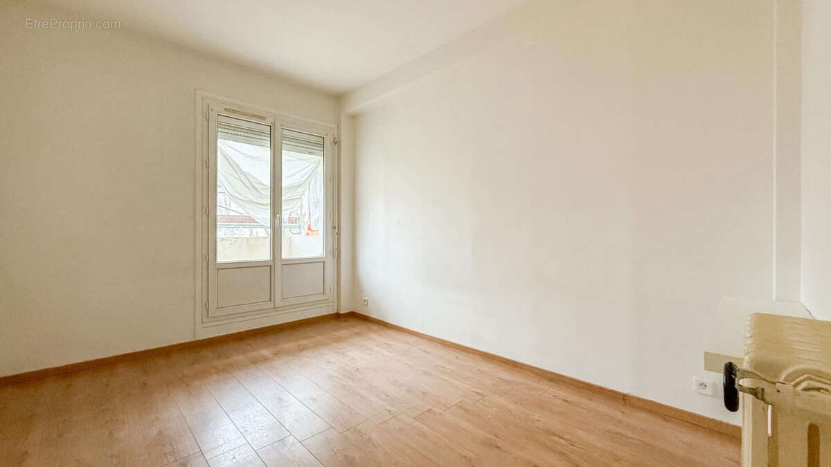 Appartement à NANTERRE