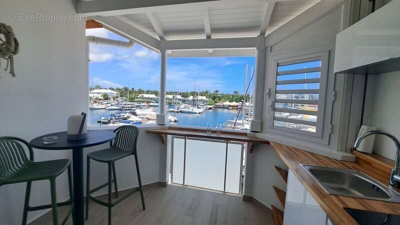 Élégance et Vue Marina au Cœur de Saint-François - photo 2