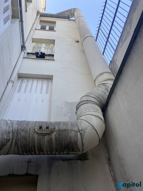 Autre à PARIS-11E