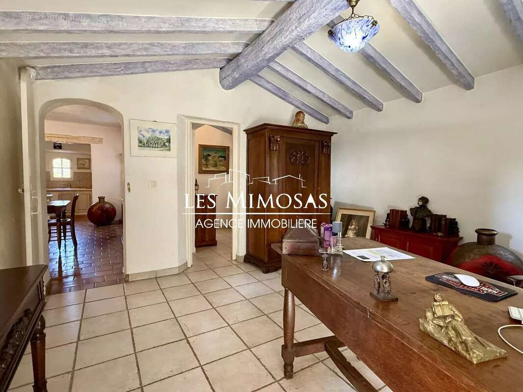 Maison à ROQUEBRUNE-SUR-ARGENS