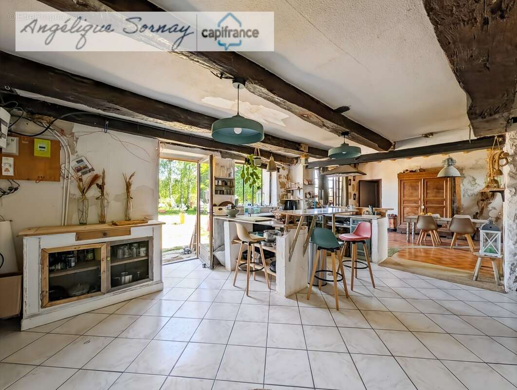 longère avec dépendances sur 3 115 m² – Francheville 39230 - photo 10