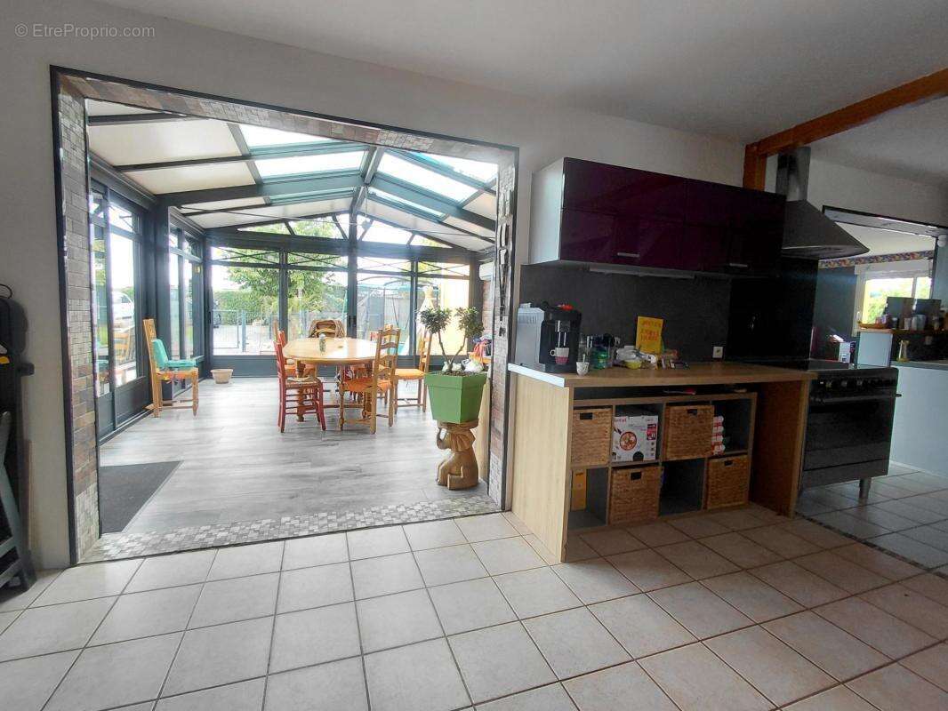 Maison à TUFFE