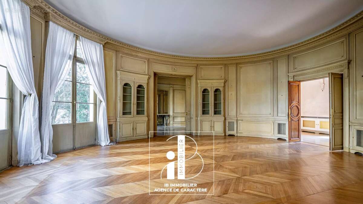 Maison à FONTAINEBLEAU