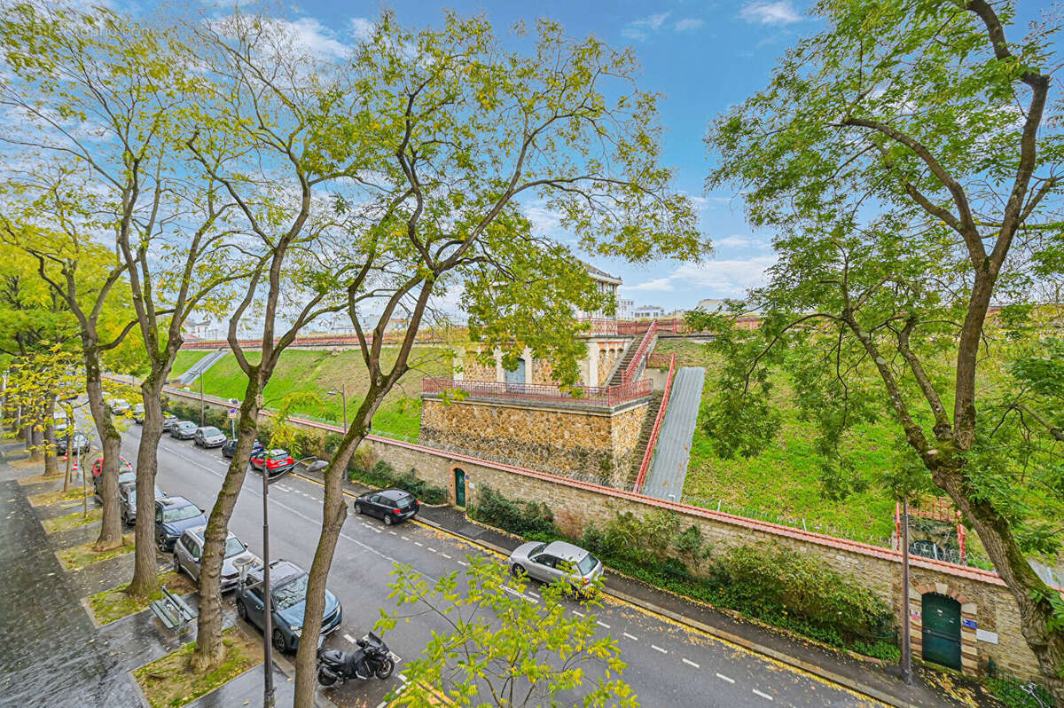 Appartement à PARIS-14E