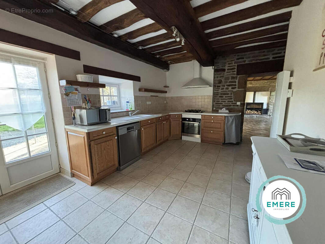 Maison à SAINT-AUBIN-DE-TERREGATTE