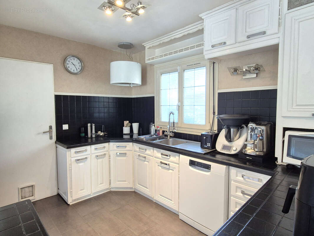 Maison à SAINT-PIERRE-DU-PERRAY