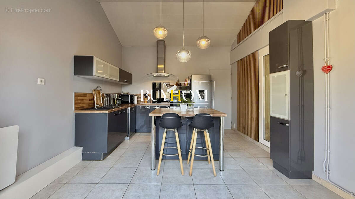 Maison à L'ISLE-SUR-LA-SORGUE