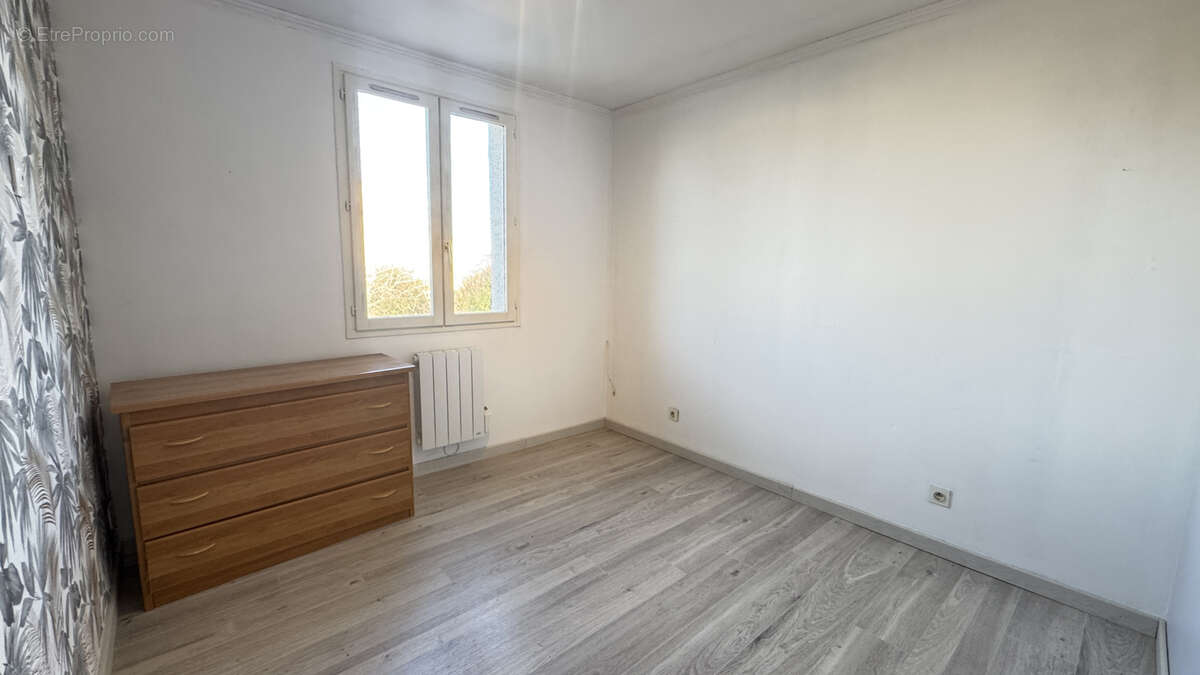 Maison à SAINT-LAURENT-DE-LA-SALANQUE