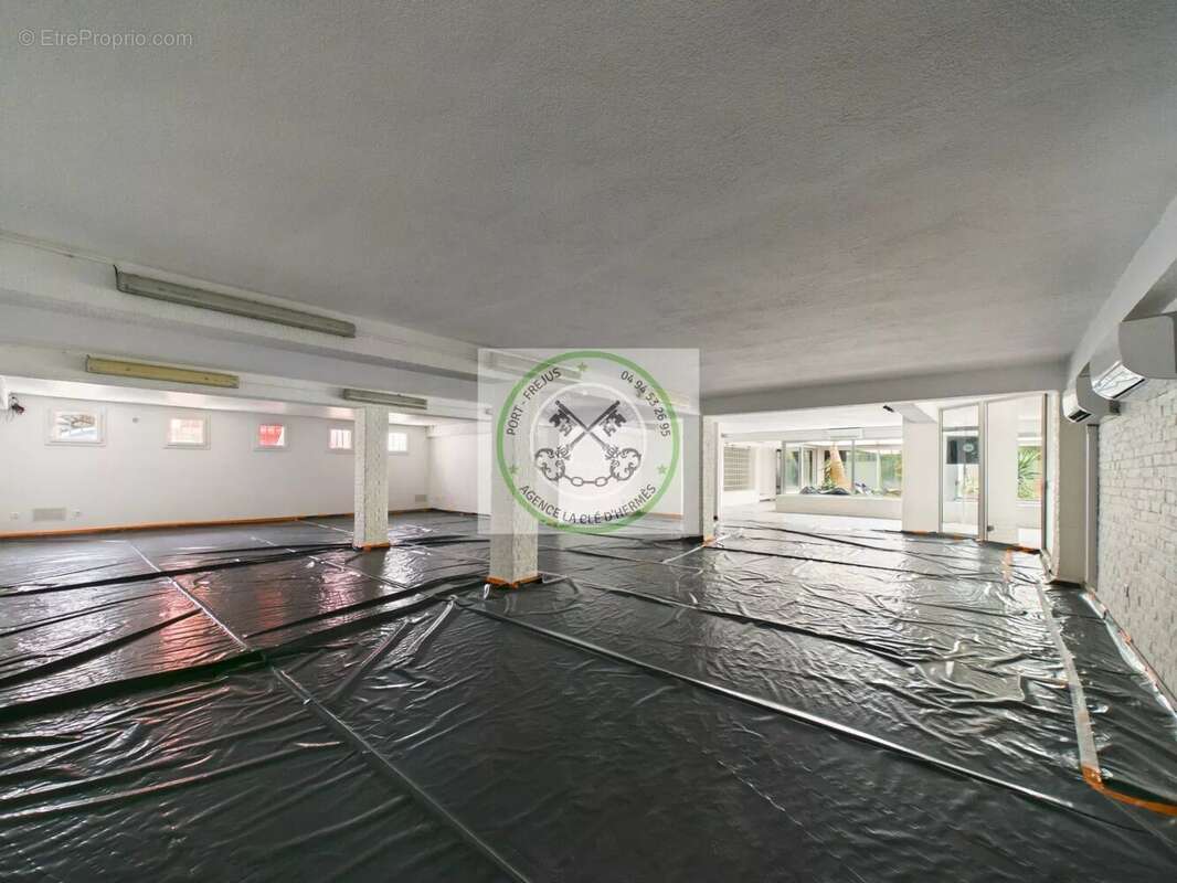 Commerce à SAINT-RAPHAEL