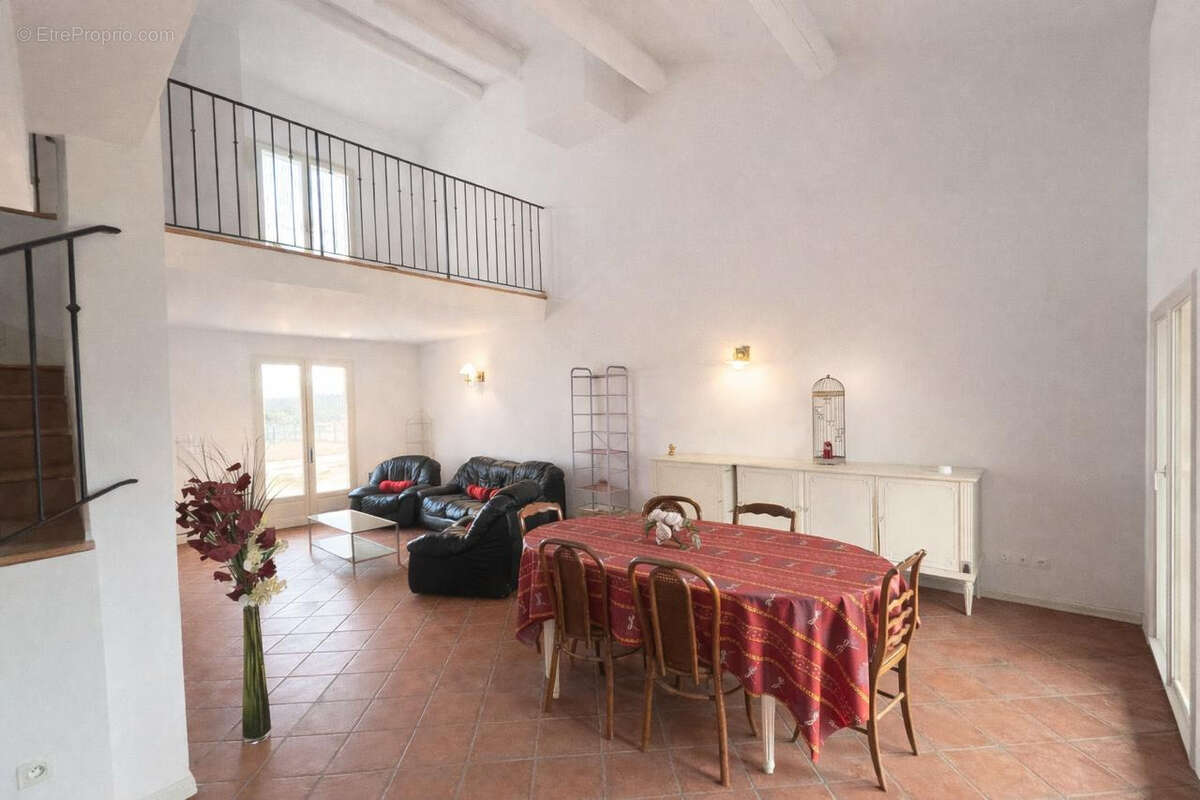 Maison à SAINT-REMEZE