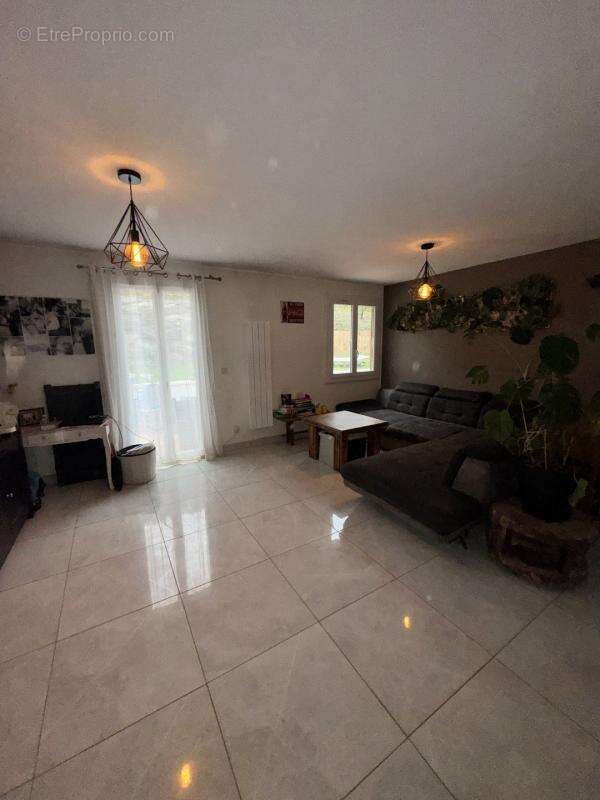 Maison à CHASSE-SUR-RHONE