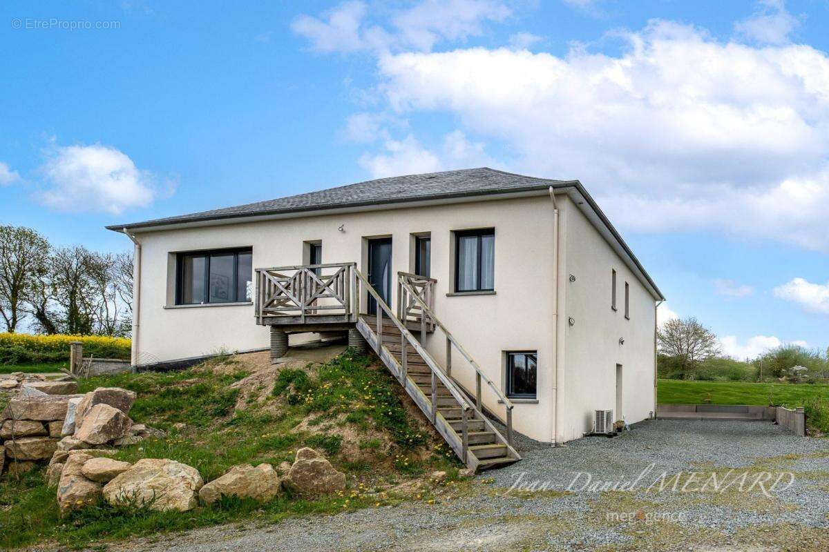 Maison à CREHEN