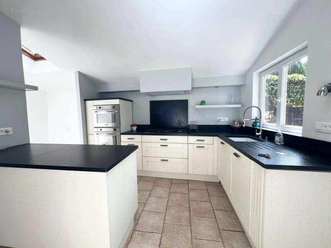 Maison à SAINT-CYR-SUR-LOIRE