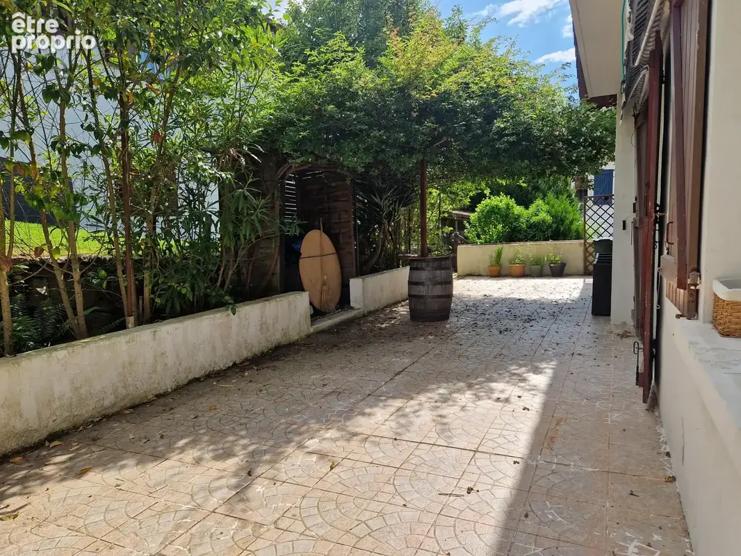 Ciboure : Appartement traversant de 87,55 m2 avec terrasse et garage - photo 3