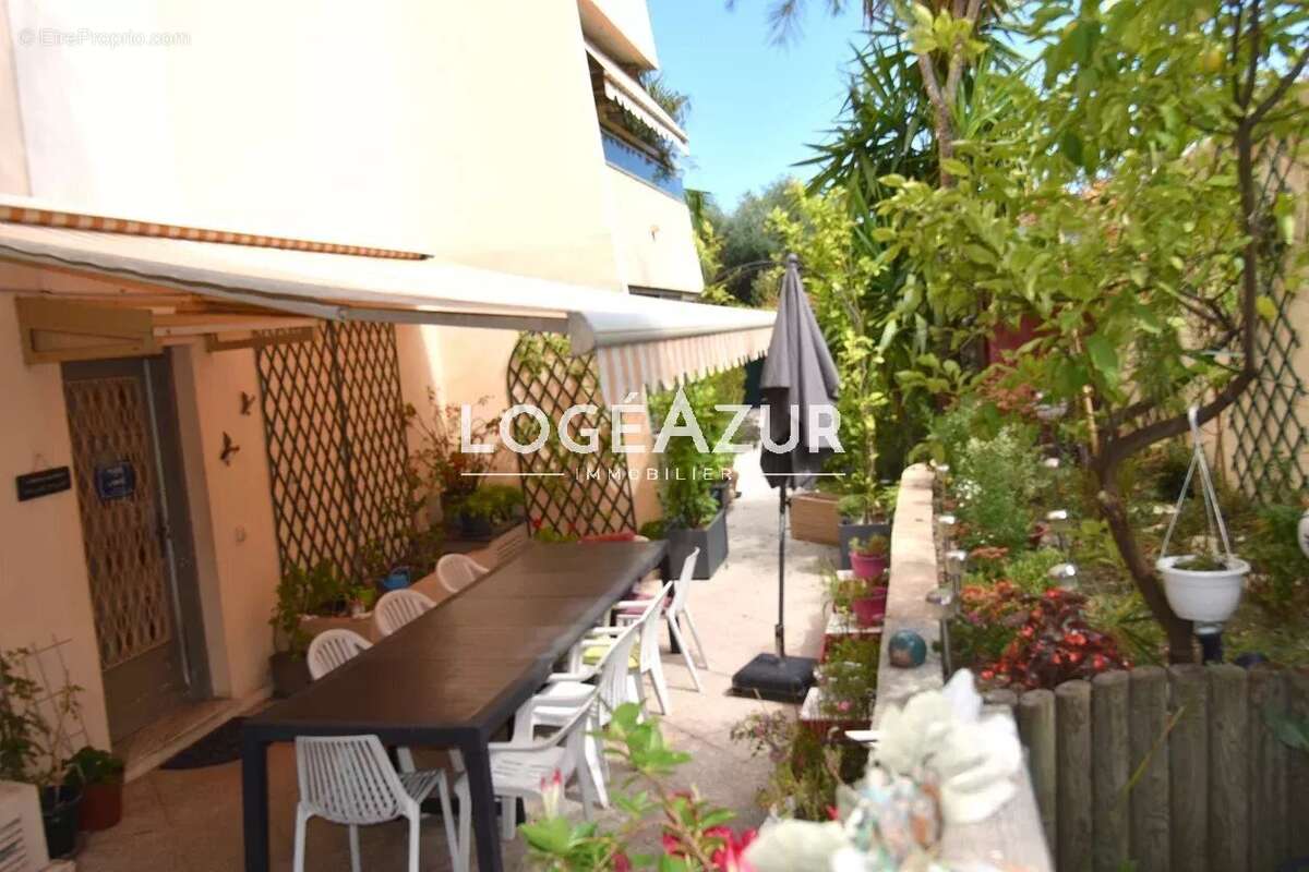 Appartement à VALLAURIS