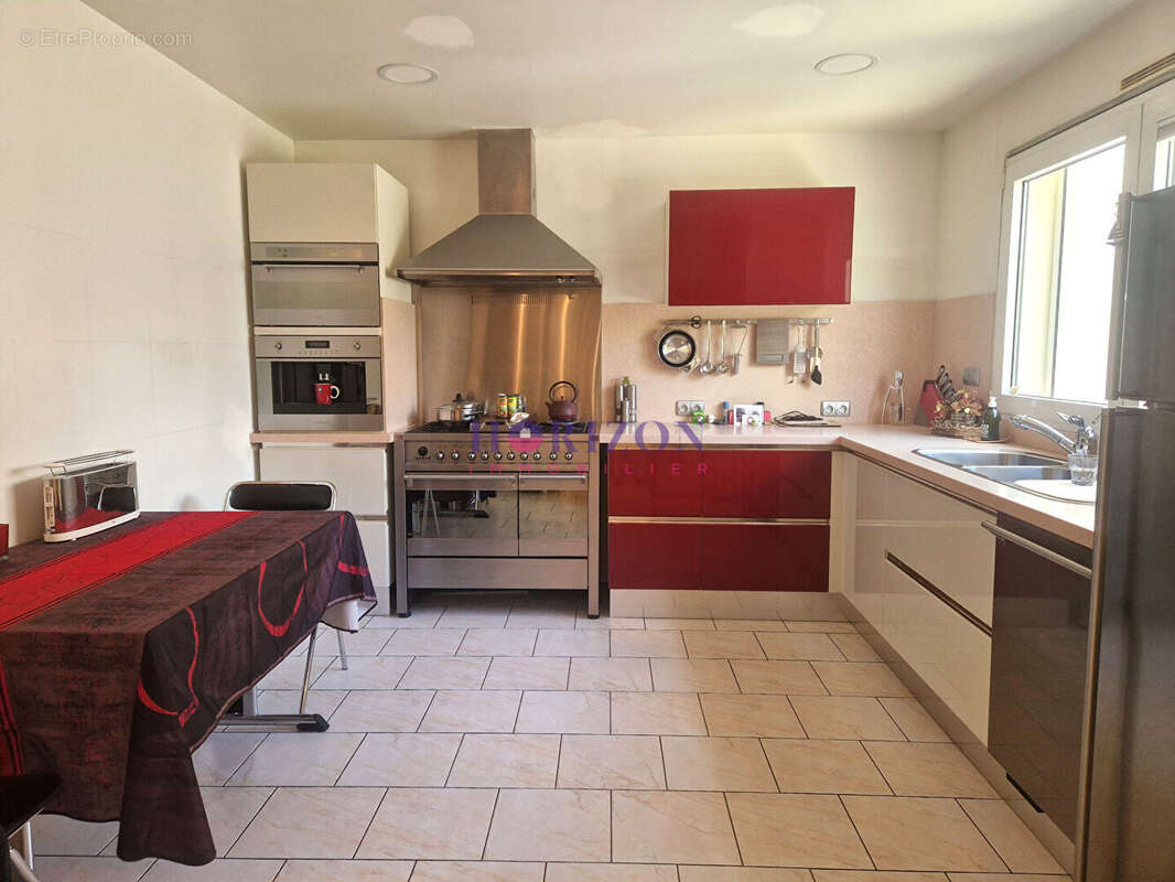 Maison Suresnes 6 pièces 134 m2 - photo 3