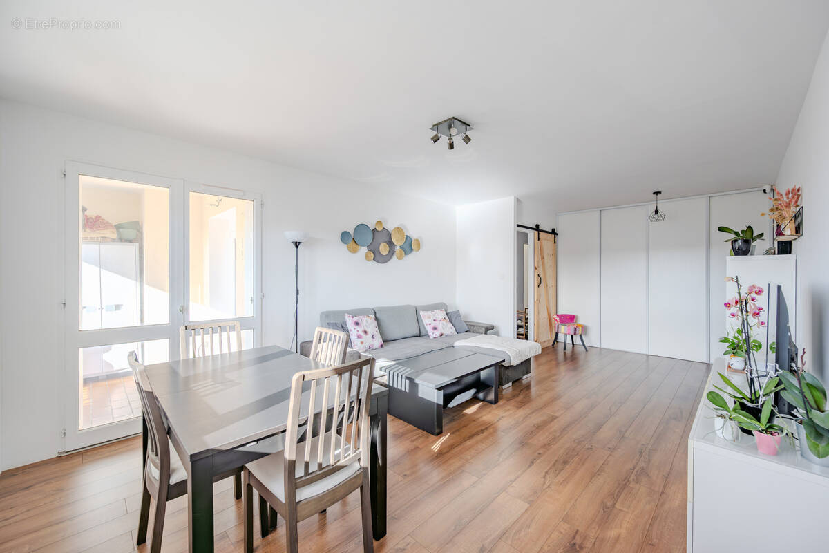 Appartement à LA VALETTE-DU-VAR