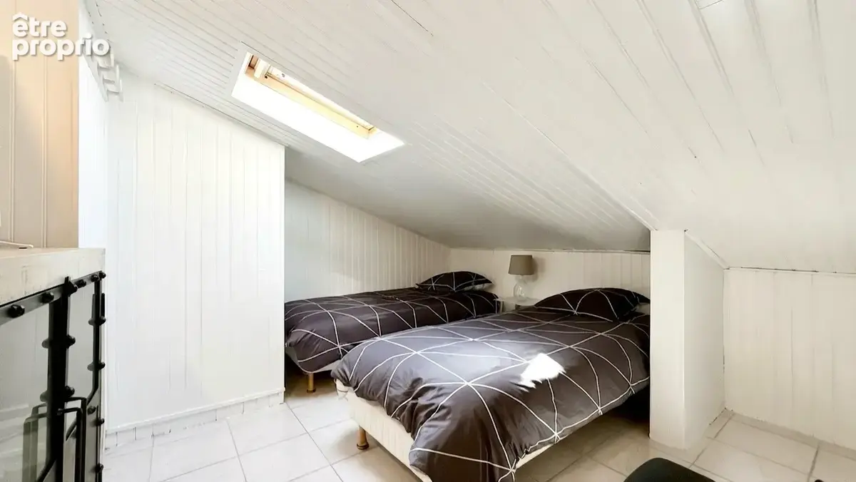 Fréjus, Centre-ville   Superbe appartement 3/4 pièces de 72 m2 dernier étage avec parking privatif et cave - photo 8