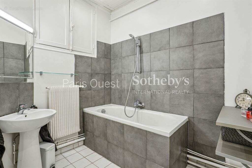 Appartement à NEUILLY-SUR-SEINE