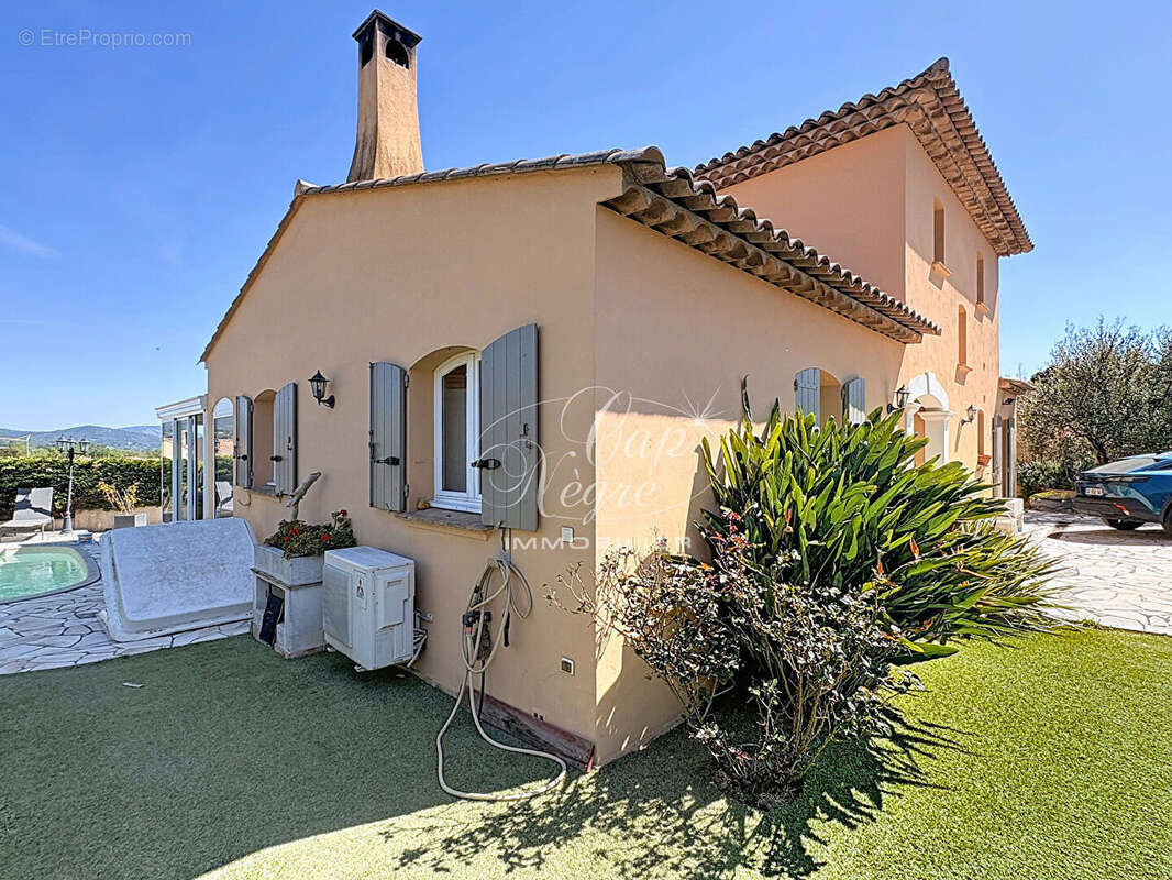 Maison provençale vue dégagée au calme à vendre à cogolin - golfe de saint tropez - photo 18