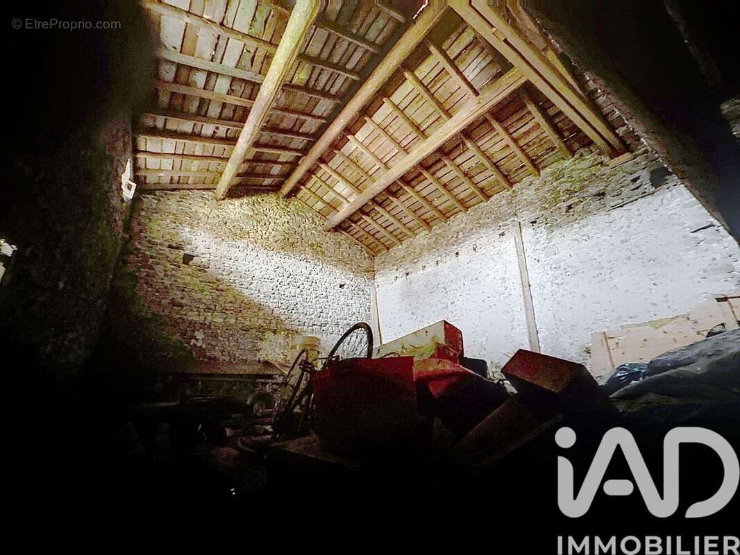 Photo 9 - Maison à SAINT-AMANT-ROCHE-SAVINE