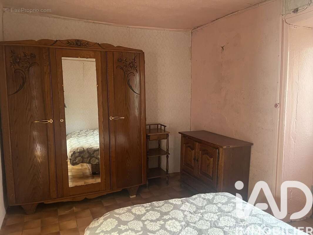 Maison 52 m² à Sail-Sous-Couzan  - photo 3