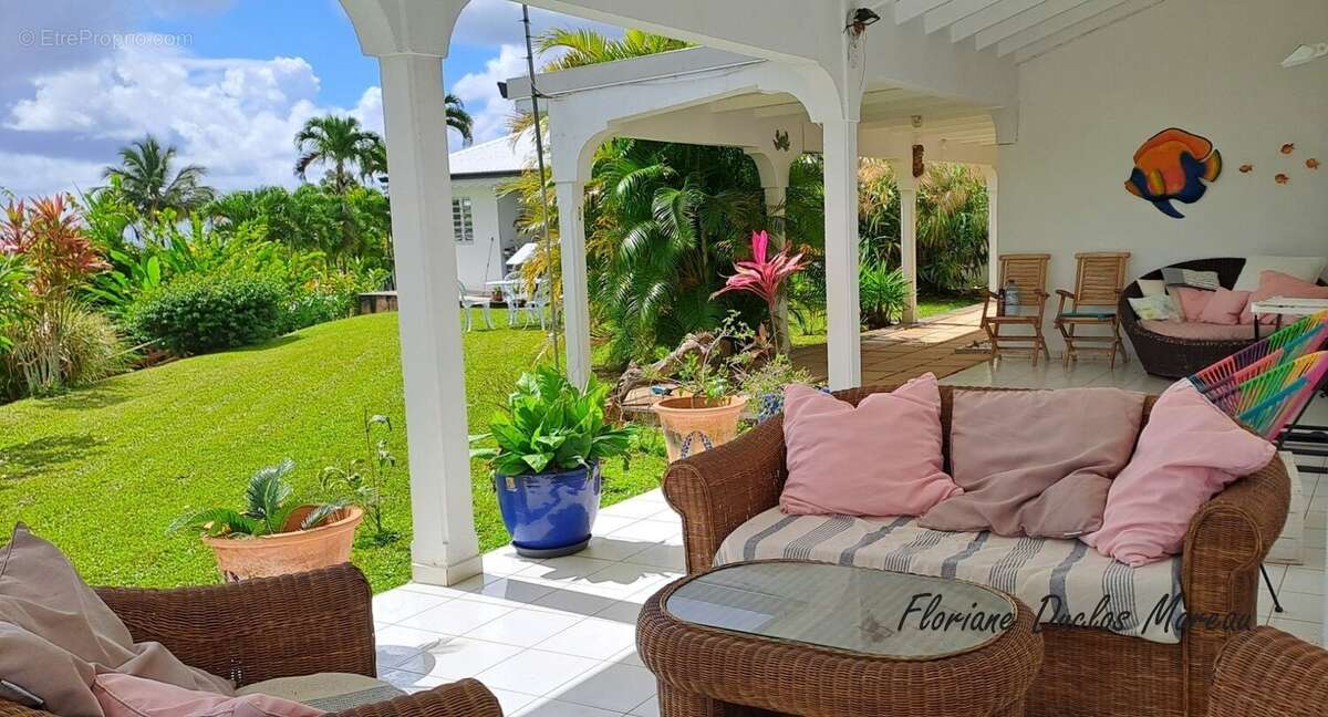 Maison à SAINTE-ROSE