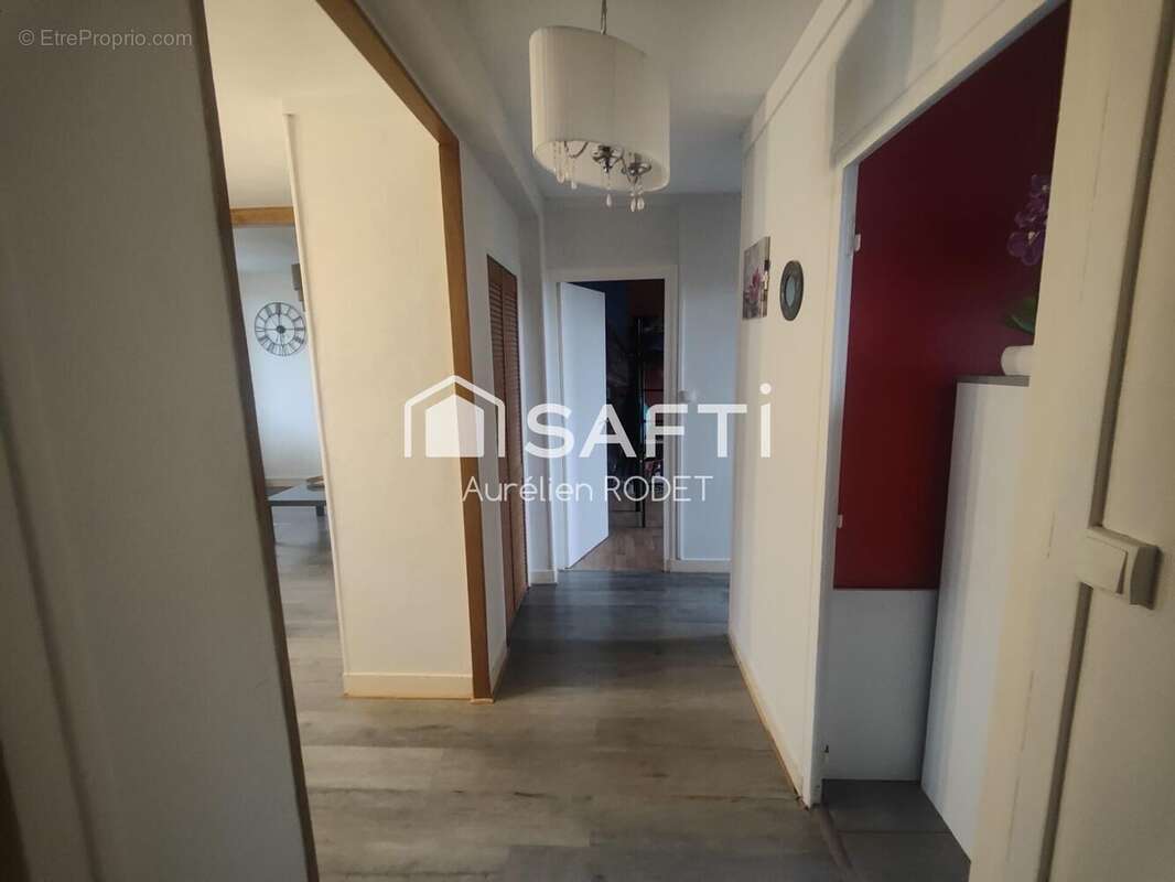 Appartement 57 m² à Saint-Florent-Sur-Cher  - photo 8