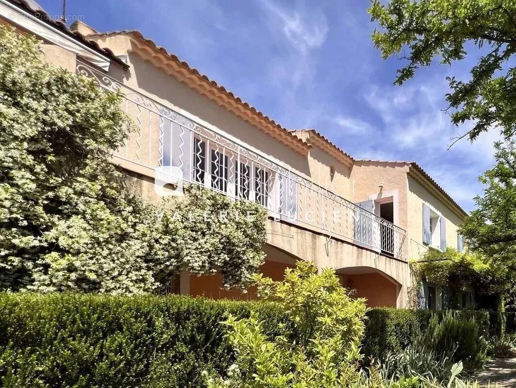 Maison à FONTVIEILLE