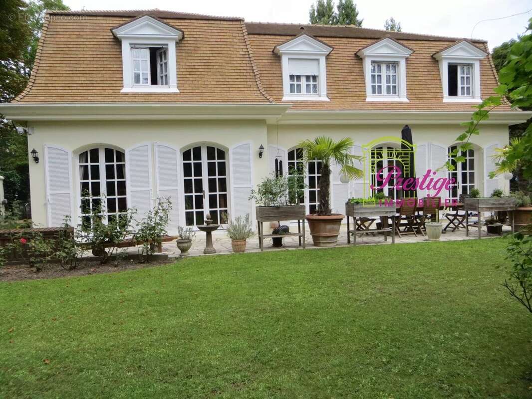 Maison à MAISONS-LAFFITTE