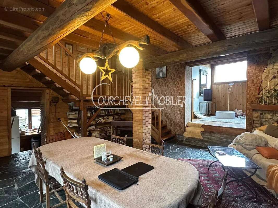 Maison à LA PERRIERE