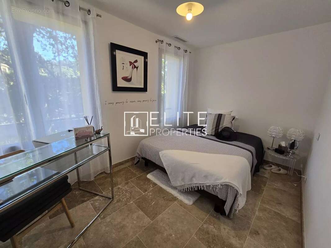 Appartement à MOUGINS